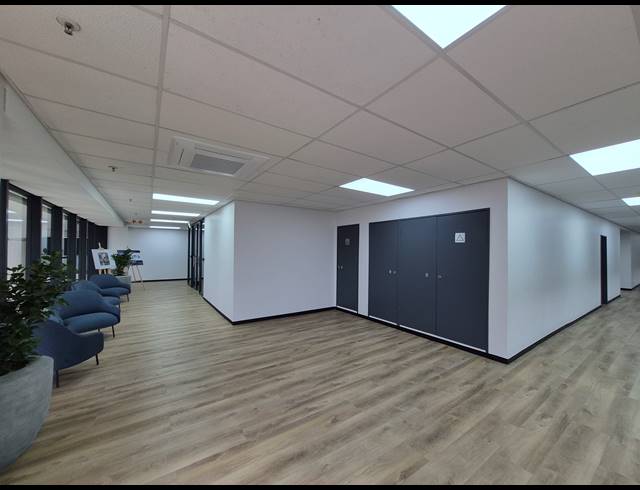 202M² OFFICE TO LET IN SANDOWN